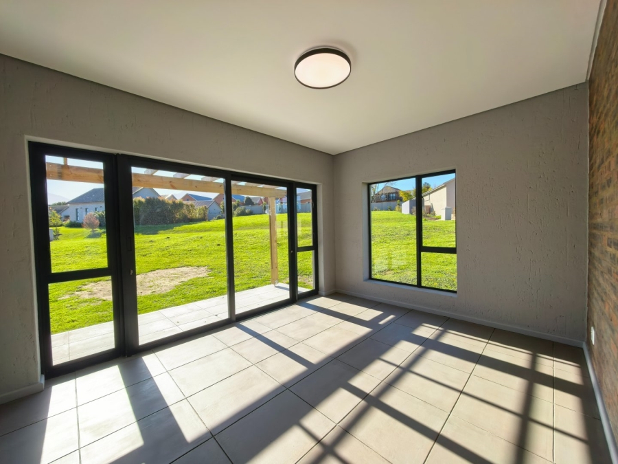 4 Bedroom Property for Sale in Cherry Creek Country Estate Western Cape